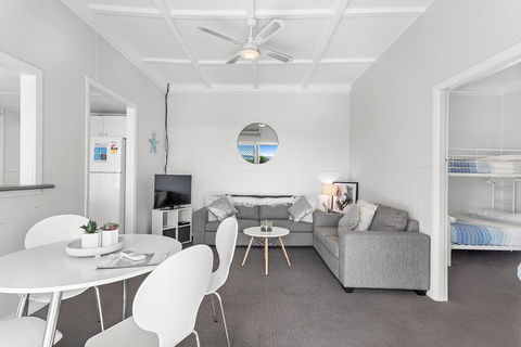 Victoria Parade, 29A - Accommodation Redcliffe 2