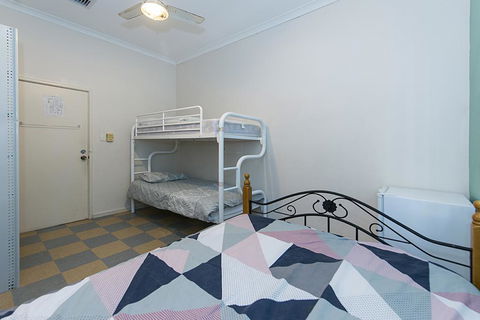Victoria Park Lodge - Accommodation Redcliffe 1