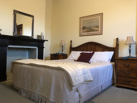 Victoria House - Accommodation Redcliffe 2