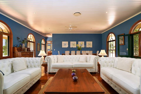 Victoria's At Ewingsdale - Accommodation Redcliffe 2