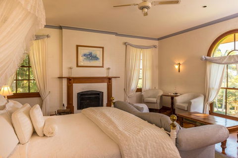 Victoria's At Ewingsdale - Accommodation Redcliffe 3