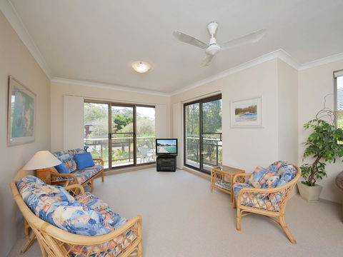 Victory Court, Unit 3/3 Columbia Close - Accommodation Redcliffe 1