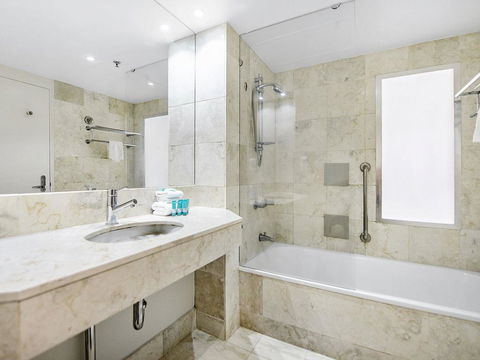 View - In Heart Of Surfers Paradise - Accommodation Redcliffe 2