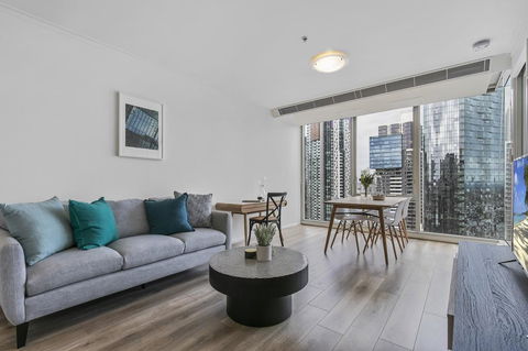 Views And Hotel-style Extras In A Great Location - Accommodation Redcliffe 2