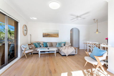 Victory Court, Unit 1/3-7 Columbia Close - Accommodation Redcliffe 2
