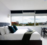 Views To Die For// Studio Rushcutters Bay // Free Parking - Accommodation Redcliffe