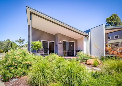 Villa 28 Cape Villas - Accommodation Redcliffe 1