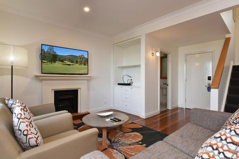 Villa 2br Grange Resort Condo Located Within Cypress Lakes Resort (nothing Is More Central) - Accommodation Redcliffe 2