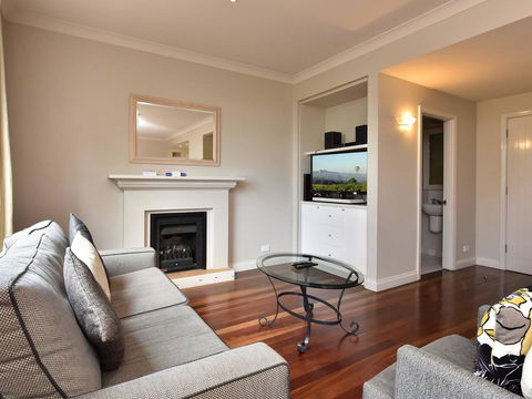 Villa 2br Nebbiolo Resort Condo Located Within Cypress Lakes Resort (nothing Is More Central) - Accommodation Redcliffe 2
