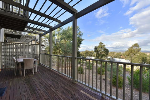 Villa 2br Grange Resort Condo Located Within Cypress Lakes Resort (nothing Is More Central) - Accommodation Redcliffe 0