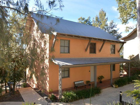 Villa 4br Vignerons Lodge Resort Condo Located Within Cypress Lakes Resort (nothing Is More Central) - Accommodation Redcliffe 0