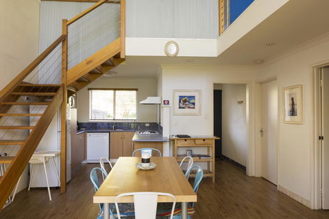 Villa 5 Whitesands - Accommodation Redcliffe 1