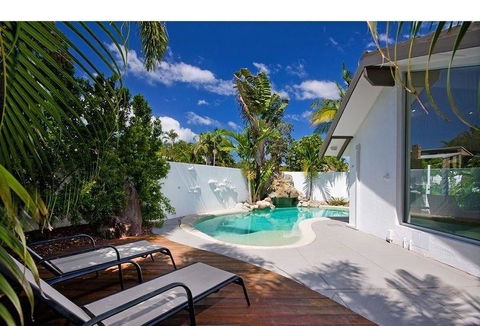 Villa Bianco - Accommodation Redcliffe 0