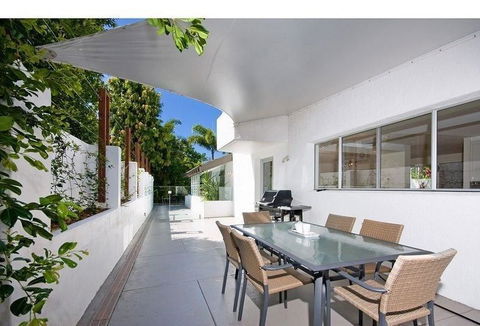 Villa Bianco - Accommodation Redcliffe 1