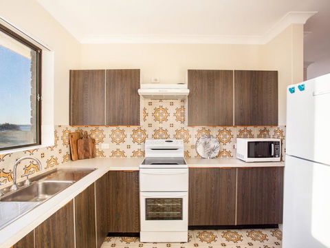 Villa Bianca 10 Opposite The Tanks - Accommodation Redcliffe 0