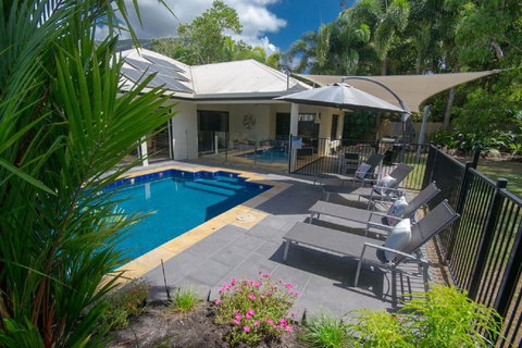 Villa Blue - Accommodation Redcliffe 0