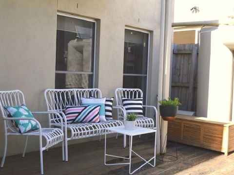 Villa By The Sea - Accommodation Redcliffe 2