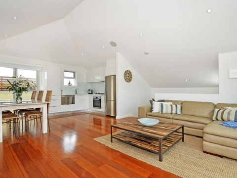 Villa By The Sea - Accommodation Redcliffe 1