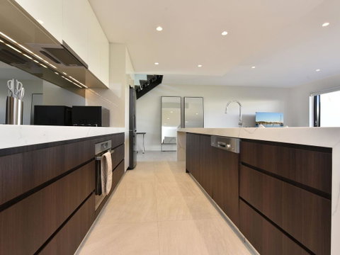 Villa Capri Waterside At Trinity Point - Accommodation Redcliffe 2