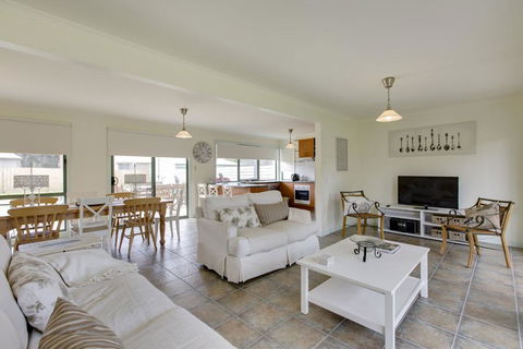 Villa De Mer At Phillip Island - Accommodation Redcliffe 0