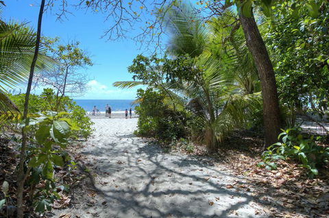 Villa Del Mar - Port Douglas - Accommodation Redcliffe 1