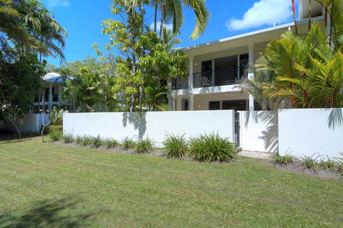 Villa Del Mar - Port Douglas - Accommodation Redcliffe 0