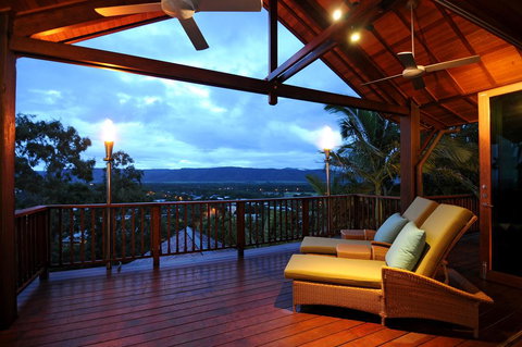 Villa Empat Puluh Dua - Accommodation Redcliffe 1