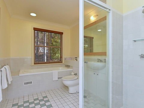 Villa Executive 2br Pokolbin Resort Condo Located Within Cypress Lakes Resort (nothing Is More Central) - Accommodation Redcliffe 2