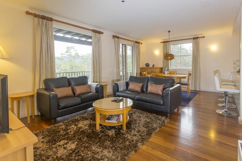 Villa Grenache - Accommodation Redcliffe 0