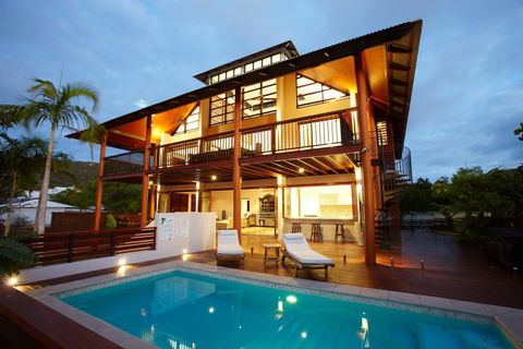 Villa Kembali - Accommodation Redcliffe 1