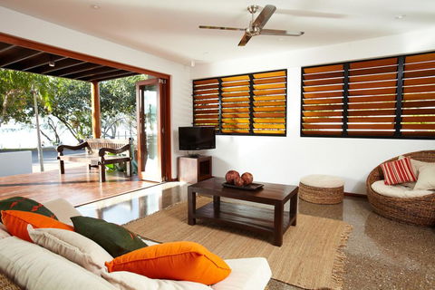 Villa Kembali - Accommodation Redcliffe 2
