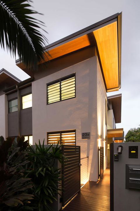 Villa Mercedes - Luxury Holiday Villa - Accommodation Redcliffe 3