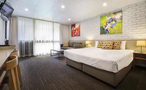 Villa Noosa Hotel - Accommodation Redcliffe 1