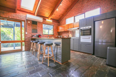 Villa Nord - Accommodation Redcliffe 2