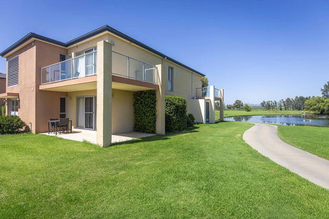 Villa On The Green - Accommodation Redcliffe 0