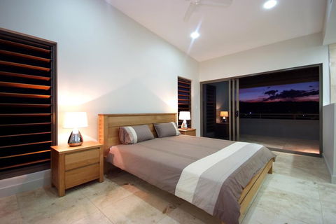 Villa One On Murphy - Luxury Holiday Villa - Accommodation Redcliffe 2