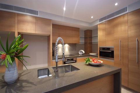 Villa One On Murphy - Luxury Holiday Villa - Accommodation Redcliffe 3