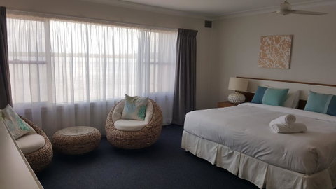 Villa Riviera On River Front - Accommodation Redcliffe 2