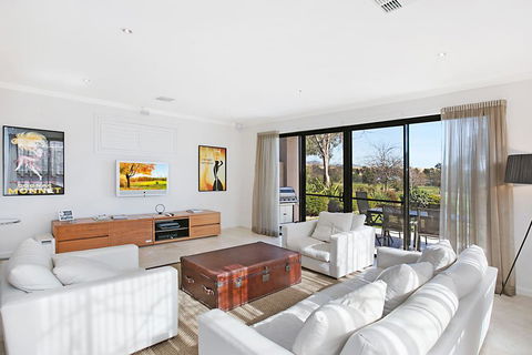 Villa Saachi - Accommodation Redcliffe 3