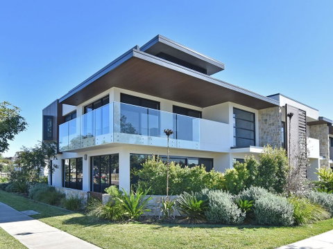 Villa Sorrento Waterside At Trinity Point - Accommodation Redcliffe 0