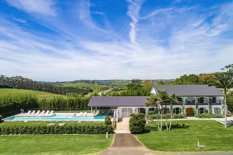 Villa St Helena - Accommodation Redcliffe 2