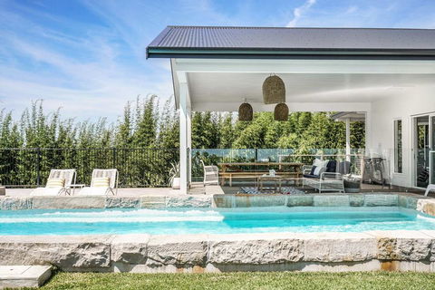 Villa St Helena - Accommodation Redcliffe 3