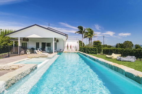 Villa St Helena - Accommodation Redcliffe 0