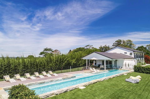 Villa St Helena - Accommodation Redcliffe 1