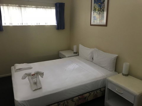Villa Vaucluse Apartments - Accommodation Redcliffe 2