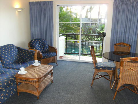 Villa Vaucluse Apartments - Accommodation Redcliffe 1