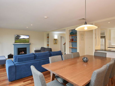 Villas Dodici (Sleeps 12) Resort Condos Located Within Cypress Lakes Resort (nothing Is More Central) - Accommodation Redcliffe 3