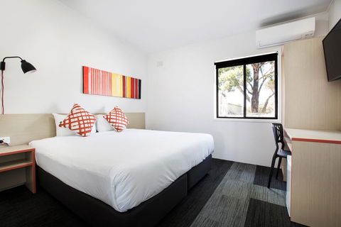 Villawood Hotel - Accommodation Redcliffe 0