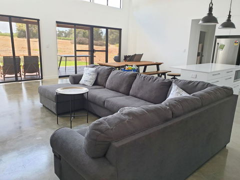 Vines And Stars - Accommodation Redcliffe 0