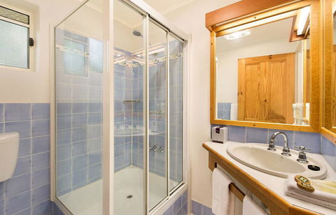 Vineyard Cottages - Accommodation Redcliffe 2